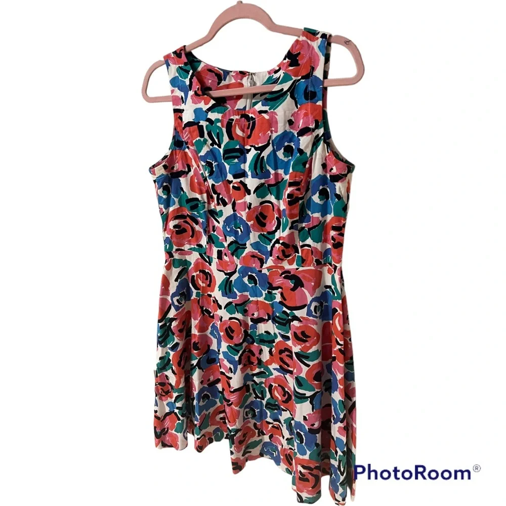 A beautiful floral dress by Tommy Hilfiger in size 12 - Picture 2 of 8